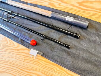 FEEDEROVÝ PRUT SPRO PETRI FEEDER / 3,90 m / 250 g - 3