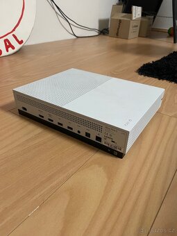 Prodam Xbox One s 1TB - bez ovladace - 3