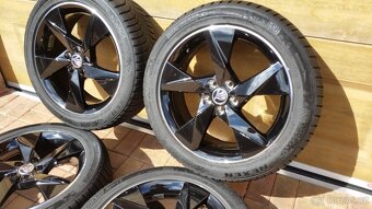 ALU kola ŠKODA SCALA 5x100 R17 NOVÁ zimní sada 205/50/17 - 3