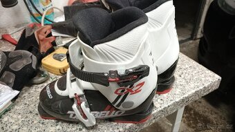 Set dětské lyže Atomic 90 + lyžáky + helma + lyž. souprava - 3