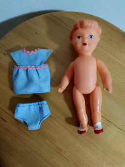 Retro sada - šatní skříň s panenkami a oblečením - 3