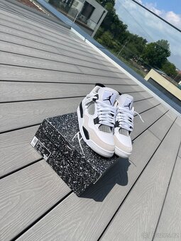 Jordan 4 Military Black - 3