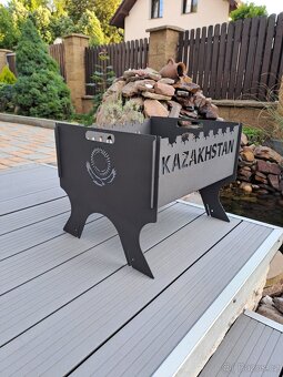 Kompaktní skládací gril / mangal - 3
