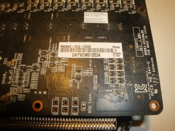 ASUS Radeon R9 280X DirectCU II - 3