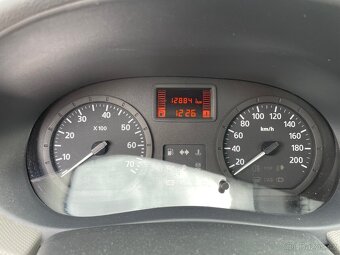 Prodám Dacia Sandero r.v.2008, motor 1,4 benzin - 3