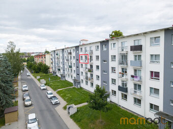 Milovice, pronájem bytu 3+1 se dvěma balkony a parkovacím st - 3