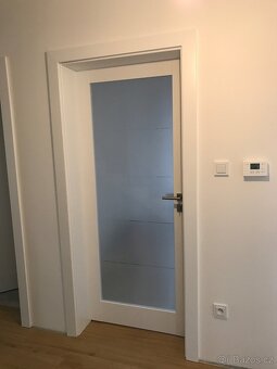 Prodám bílé interierové dveře se sklem, 80cm - 3