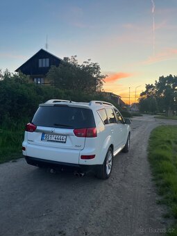 Peugeot 4007 2.2 HDi, 115 kW, automat, 4x4 - 3