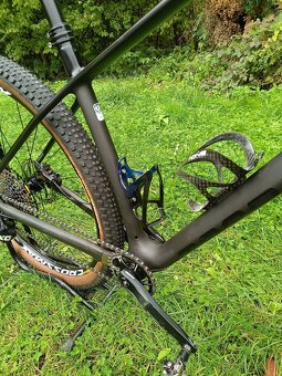 MONDRAKER Podium Carbon 29" black phantom/light blue - 3