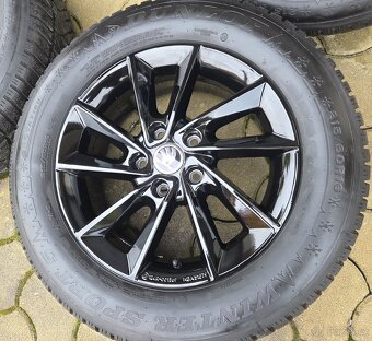 Téměř nová zimní sada Škoda KAROQ, SEAT ATECA 16" 215/60/16 - 3