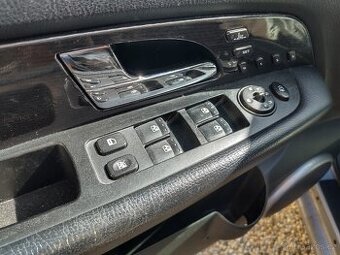 Ovladače stahováni oken, ventilátor, airbag, emblem Rexton - 3