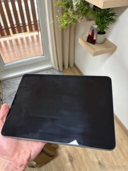 Apple iPad Air 2022 (10,9”), Wi-Fi 256 GB Space Grey - 3