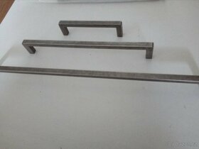 Prodám úchyty na kuchyňská dvířka - 3