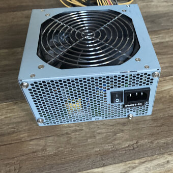 Kvalitní PC zdroj Seasonic 650W (80 PLUS Bronze) - 3