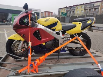 Honda CBR 900 RR Fireblade 1999 SC33 - 3
