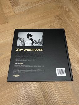 Kniha + DVD Amy Winehouse - 3