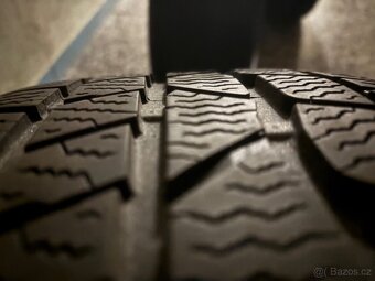 225/45/R18 zimni pneu vzorek 2x6 + 2x8 mm - 3