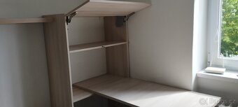 Obývací stěna se stolem od truhláře - 3