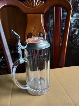 Hezký starý, skleněný korbel s mal. poklopem - 3