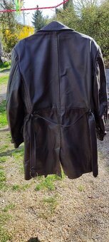 Těžký kožený kabát - 3