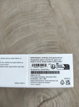 bezdrátové sluchátka Apple (3.generace) s Lightning nabíjec - 3
