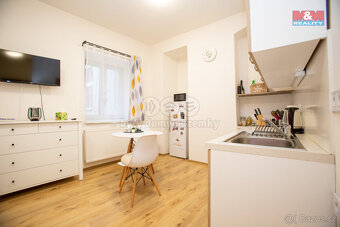 Pronájem bytu 1+kk, 25 m², Jindřichův Hradec, ul. nám. Míru - 3