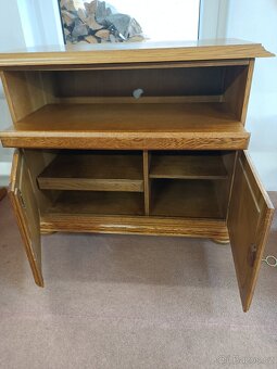 Rustikální komoda na elektroniku . - 3