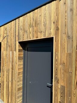 Kartáčovaná prkna opálená od slunce - 3