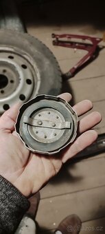 Víčko nádrže - 3