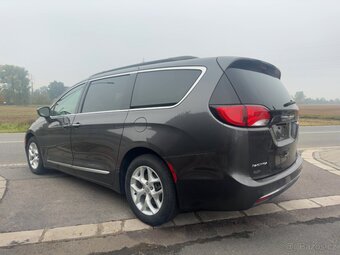 Chrysler Pacifica 3,6 Pentastar 8 míst 2017 DPH - 3