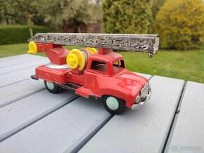 Starožitná hračka hasiči - 3