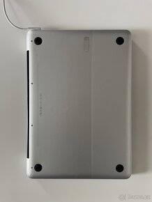 Apple MacBook - Rarita - 7 cyklů baterie - 3