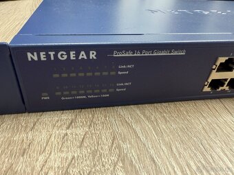 Netgear ProSafe JGS516v1 1gbps 16port switch - 3