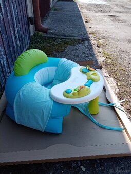 Prodám nafukovací sedačku se stolečkem - 3