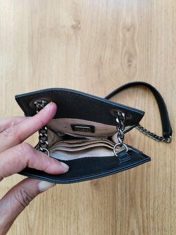 Pouzdro GUESS - 3