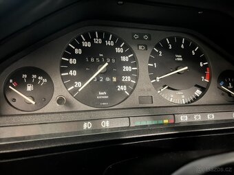 BMW E30 318is - 3