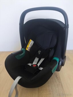 Britax Romer Baby Safe 3 i-Size Autosedačka 0-13kg + Základn - 3