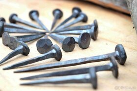 Kované hřebíky, skoby, kramle, excentrické hřebíky atd. - 3