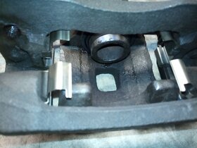 Zadní brzdový třmen - 3