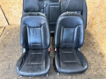 KOŽENÝ INTERIÉR HYUNDAI I40 KOMBI - 3