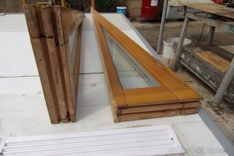 Pevná trojúhelníková okna - 3