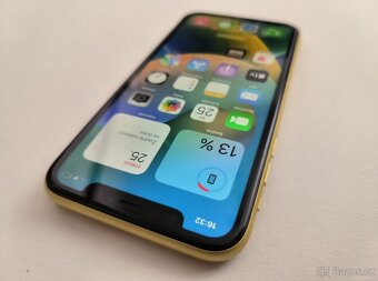 apple iphone 11 64gb Yellow - 3