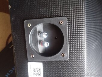 Subwoofer auta a zesilovač - 3