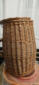 Proutěný koš s 1 uchem a víkem - 3