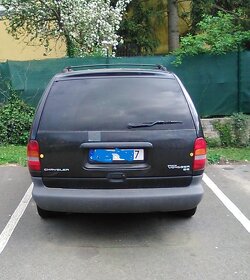 chrysler grand voyager 2,5 td 7 místný - 3