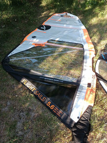 windsurf plachty Flight 3.6, 5.6, karbon ráhno - 3