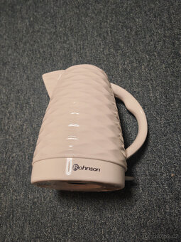Rychlovarná konvice Rohnson R 7803 - 3