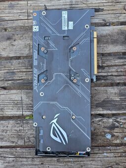 ASUS ROG STRIX RX 5700 XT 8 GB - 3