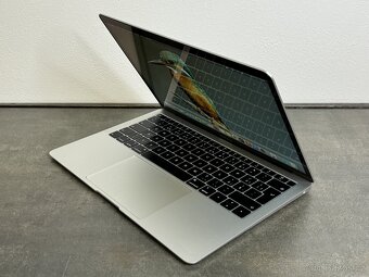MacBook Air 13" 2018 i5 / 128GB SSD / 8GB Silver - 3