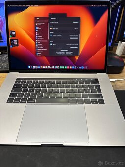 MacBook pro 15 2017 s touchbarem - 3